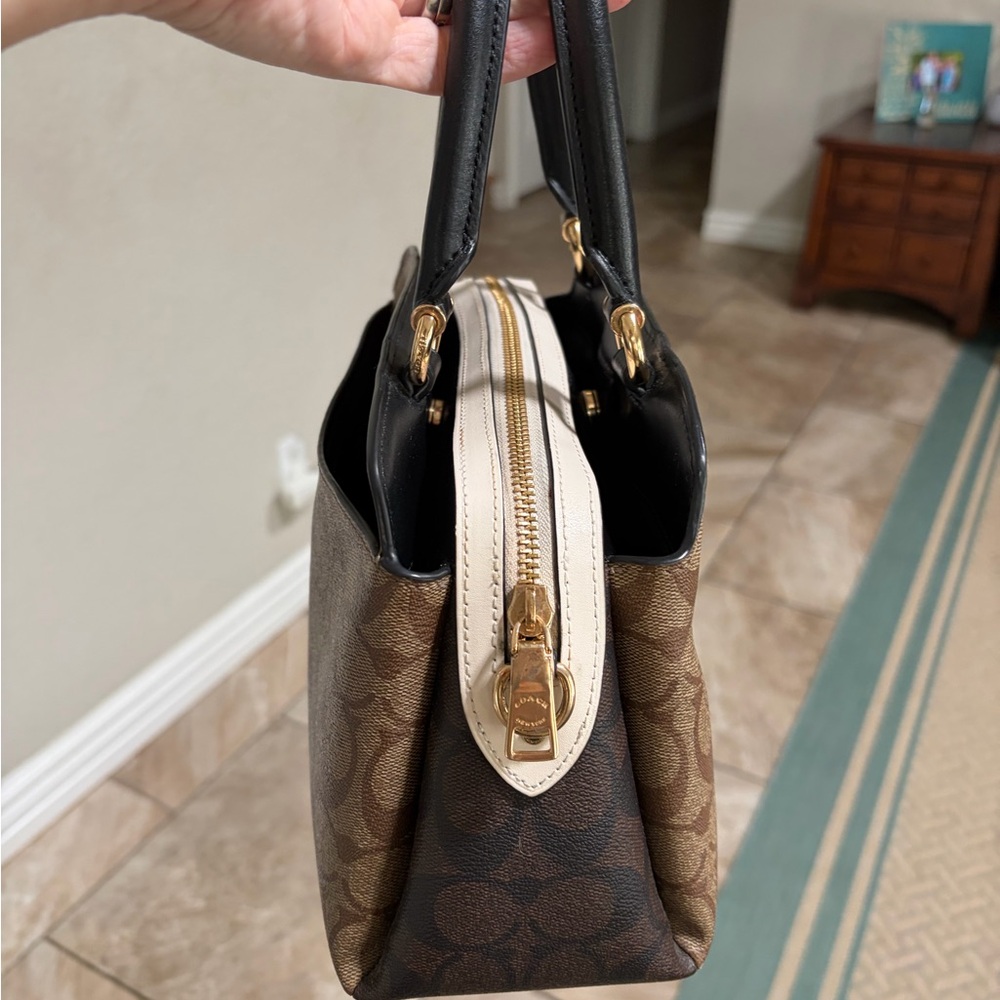 Coach Mini Lillie Carryall In Signature Canvas & Leather Chain Khaki Brown. - Picture 3 of 14